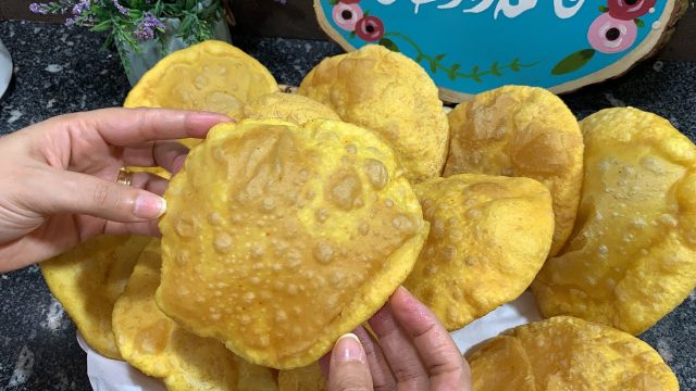 خطوات تجهيز الخبز البوري المنفوخ