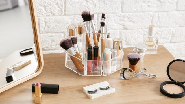 9  موديلات حقائب تنظيم المكياج بتصاميم مبتكرة وعصرية