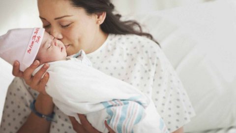 5 علامات تدل على نقص إدرار حليب الأم المرضع