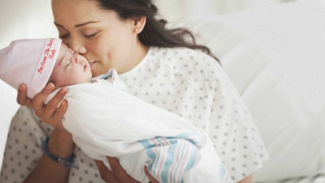 5 علامات تدل على نقص إدرار حليب الأم المرضع