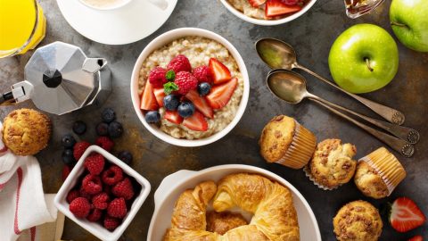 5 أطعمة ينصح بتجنبها في وجبة الإفطار