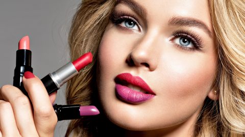 كيف تختارين حمرة الشفاه حسب لون بشرتك؟