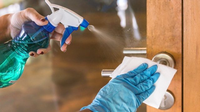 وصفات محلية الصنع لتعقيم الأسطح والمنزل