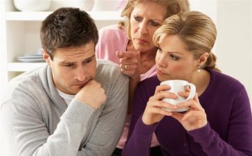 4 نصائح لمنع العائلة المقربة من التدخل في حياتك الزوجية