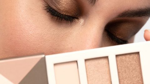 بالفيديو: تعلمي طريقة وضع ظلال عيون متدرج كالمحترفات