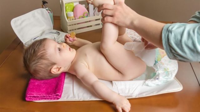 4 نصائح للعناية ببشرة الطفل الذي يستعمل الحفاض