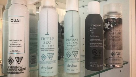 4 استعمالات صادمة للشامبو الجاف.. جربيها