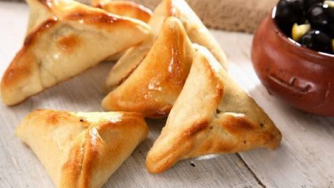 كيفية تجهيز فطائر السبانخ بالجبن