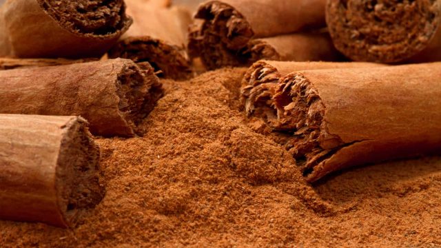 تعرفي على أسرار القرفة لتخسيس الدهون الزائدة