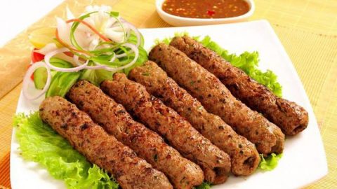 خطوات إعداد صينية الكفتة بالفحم