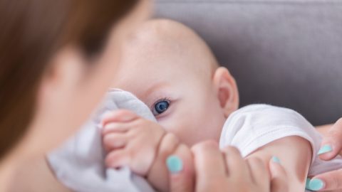 أطعمة تؤثر على الرضيع وينصح بتجنبها أثناء الرضاعة الطبيعية!