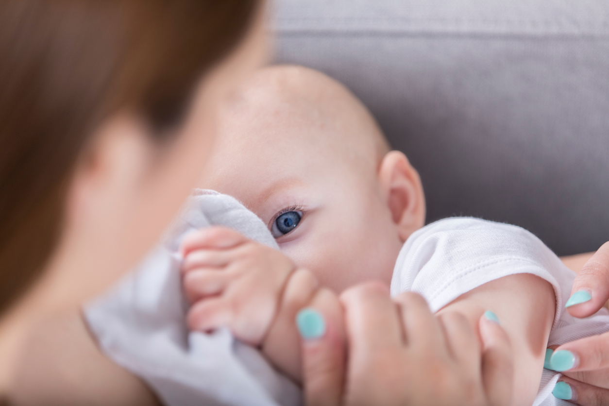 أطعمة تؤثر على الرضيع وينصح بتجنبها أثناء الرضاعة الطبيعية