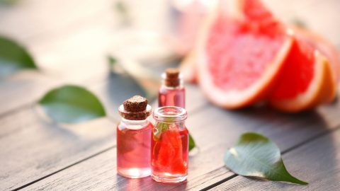5 استخدامات جمالية وصحية لزيت الجريب فروت الأساسي