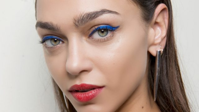 6 أفكار مكياج عصرية لإطلالة جديدة مطلع السنة 2022