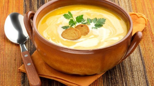 طريقة إعداد شوربة البطاطس والبصل