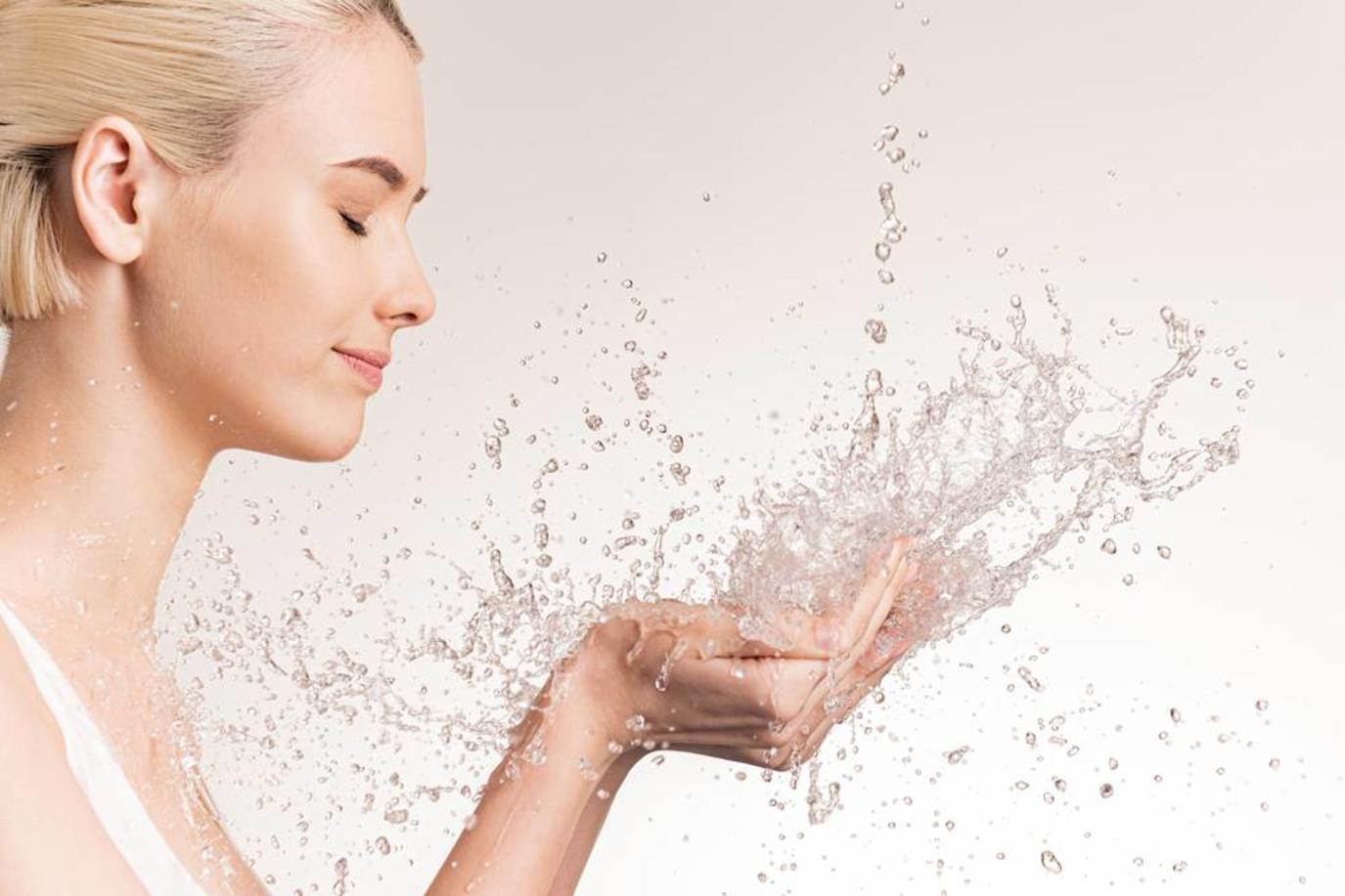 تنظيف البشرة