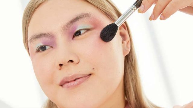 7 ماركات بلاش باللون الزهري لموسم ربيع 2022