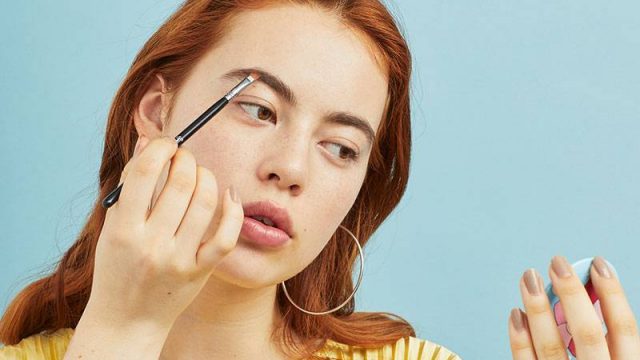 3 أفضل طرق للحصول على رسمة حواجب مناسبة حسب خبراء التجميل!