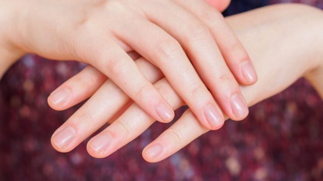 إليك هذه النصائح الفعالة لتقوية أظافرك