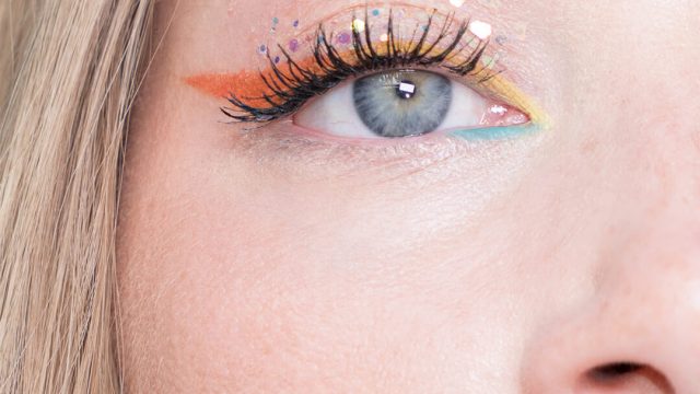 أفكار مكياج عيون مشرقة لاستقبال فصل الصيف!