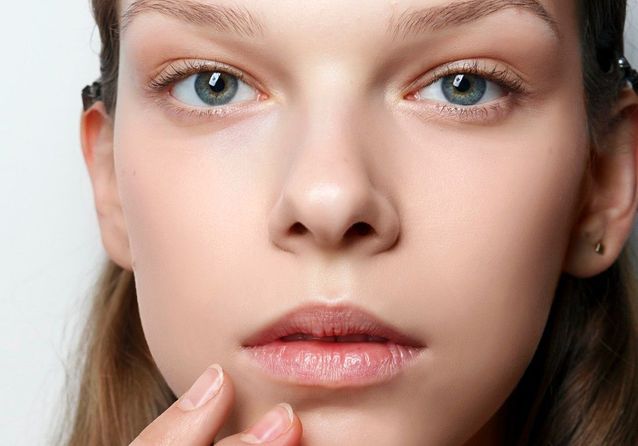 توريد الشفاه