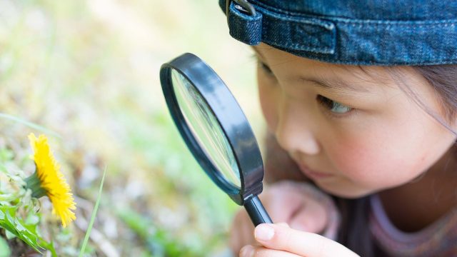 أعراض ضعف النظر عند الأطفال