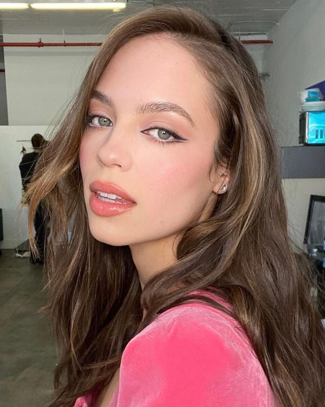 طريقة رسم الأيلاينر 