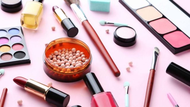 مكياج للمبتدئات خطوة بخطوة