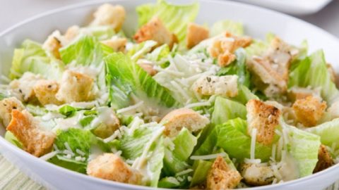كيفية تجهيز سلطة سيزر