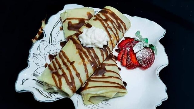 خطوات تجهيز الكريب الفرنسي