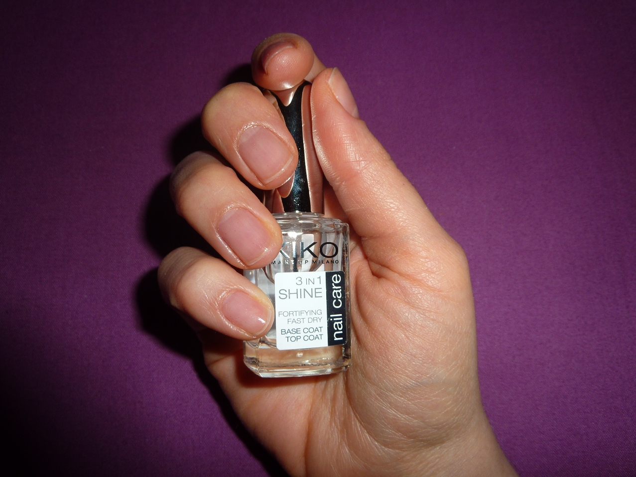 طلاء الأظافر الشفاف