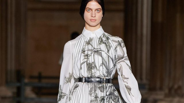 موديلات الفساتين بالأكمام الطويلة للمحجبات لربيع 2022