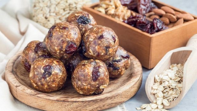 كيفية تجهيز كرات الطاقة لفطور صباح صحي