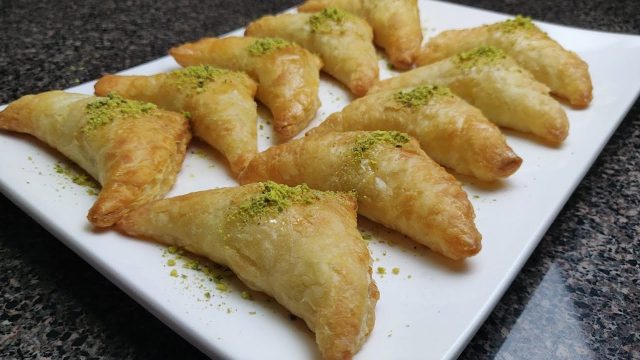 حلى البف باستري بالقشطة