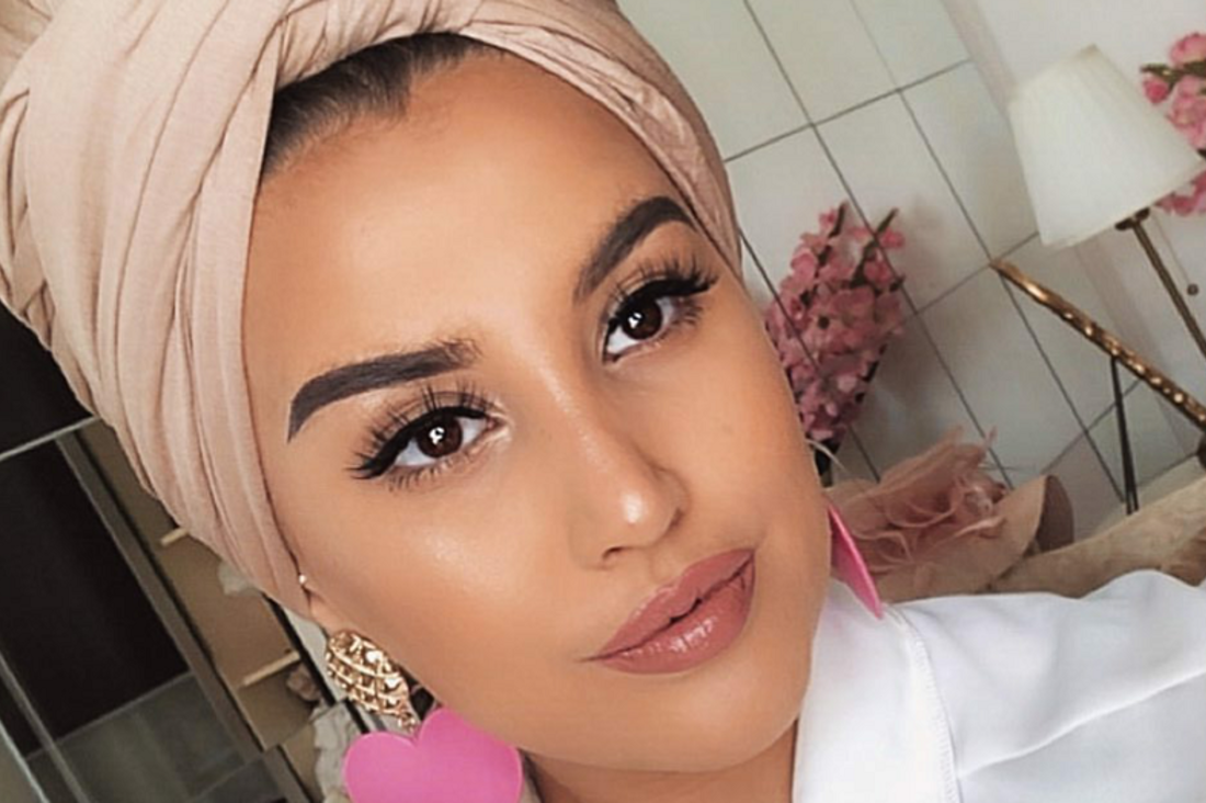 أحمر الشفاه المناسب