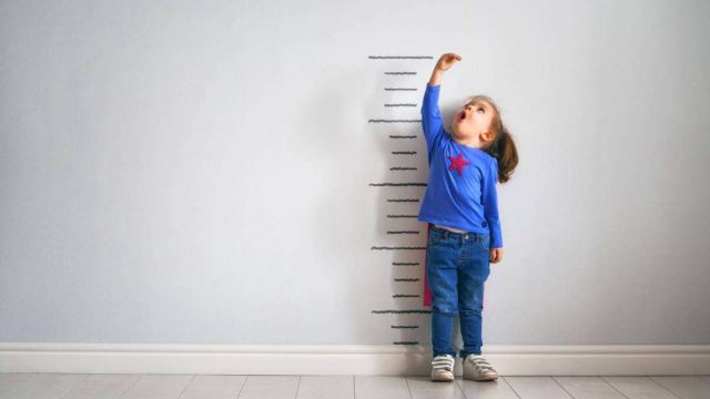 أسباب تأخر النمو عند الأطفال وطرق علاجه