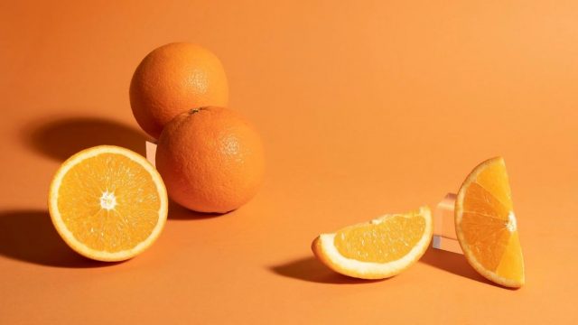 أقنعة البرتقال المنزلية لبشرة مشرقة وصحية