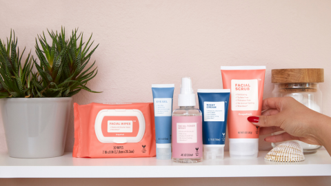 دليلك لفهم المصطلحات الموجودة على علب التجميل!