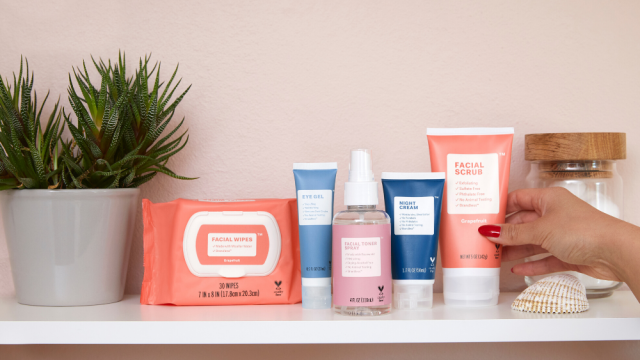 دليلك لفهم المصطلحات الموجودة على علب التجميل!