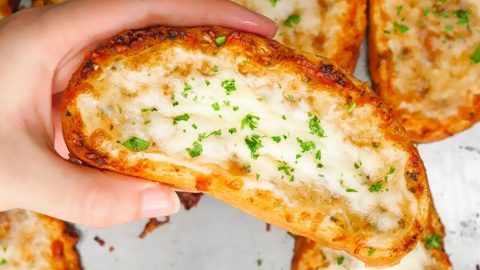 كيفية تجهيز خبز التوست بالثوم لفطور الصباح