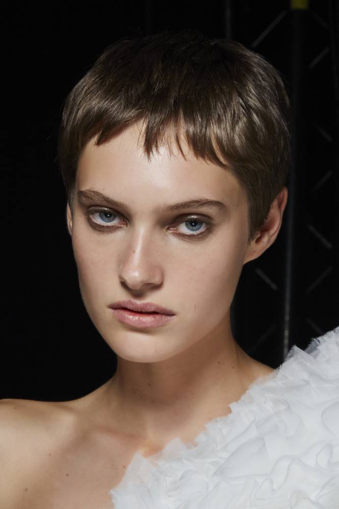 3 أفكار مكياج برونزي