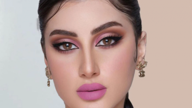 ستايلات مكياج ناعمة لصاحبات البشرة البيضاء