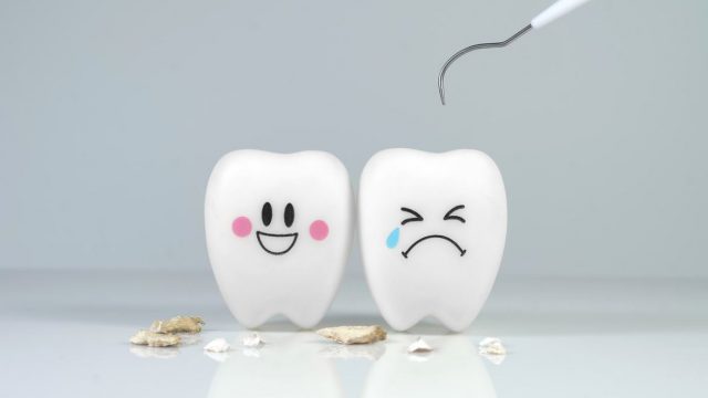 كيفية إزالة الجير من الأسنان في وقت وجيز