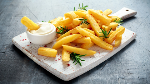 كيفية تجهيز البطاطس المقلية والمقرمشة