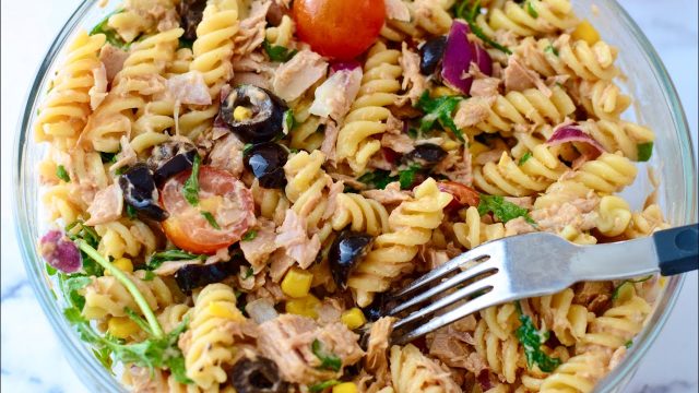 كيفية تجهيز سلطة الباستا بالتونة