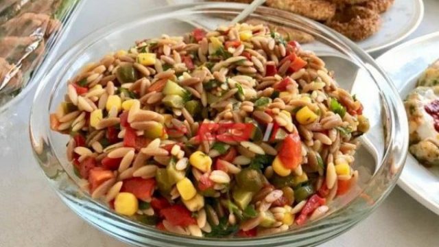 كيفية تجهيز سلطة مكرونة لسان عصفور