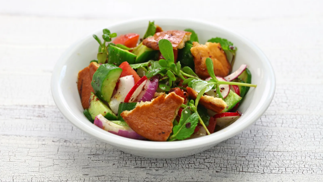 كيفية تجهيز الفتوش على الطريقة اللبنانية