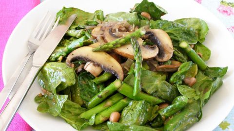 كيفية تجهيز سلطة الهليون