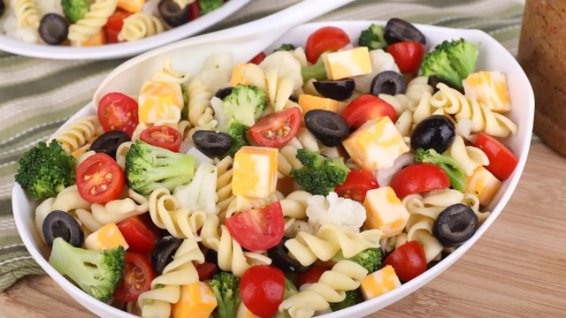 كيفية تجهيز سلطة الباستا الإيطالية