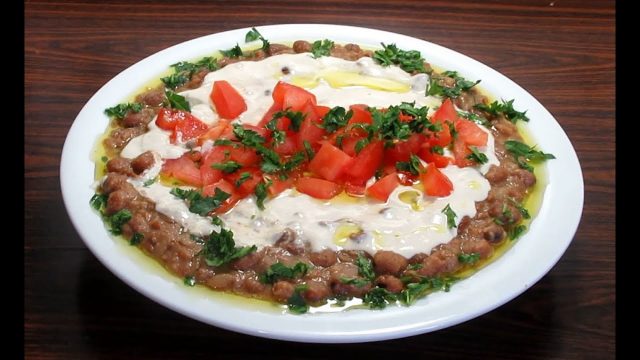 كيفية تجهيز فول مدمس بالطحينية للسحور